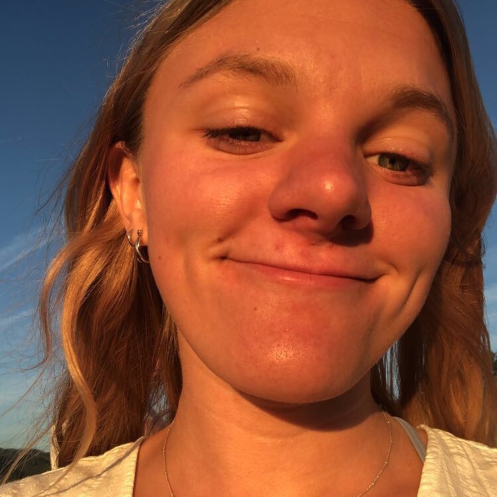 Meet your Posher, Olivia